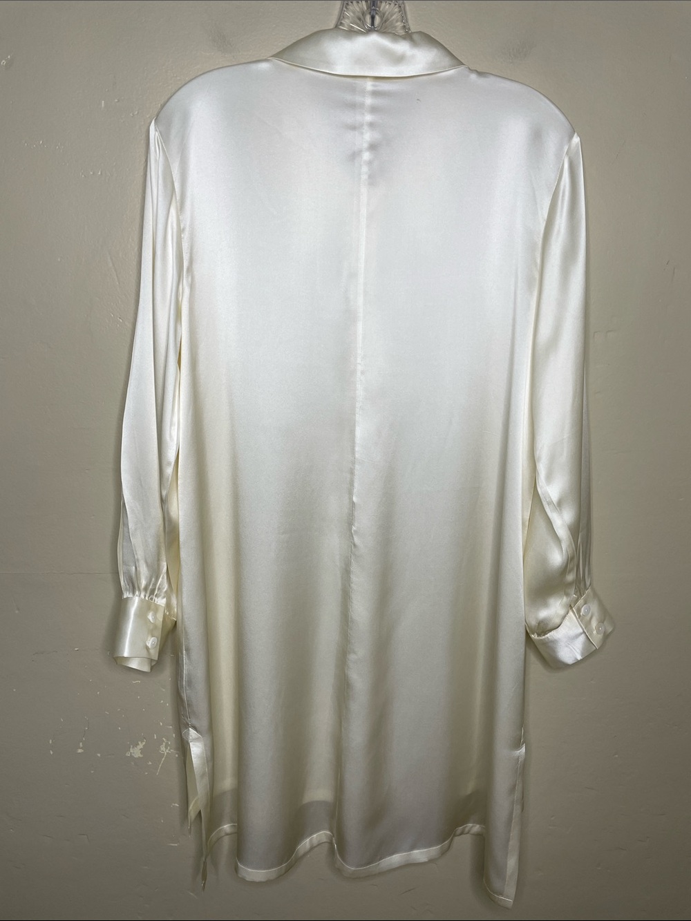 SILK MAISON Ivory MULLBERRY Silk Long Button Down Quiet Luxury Shirt Blouse Lg - Picture 2 of 14